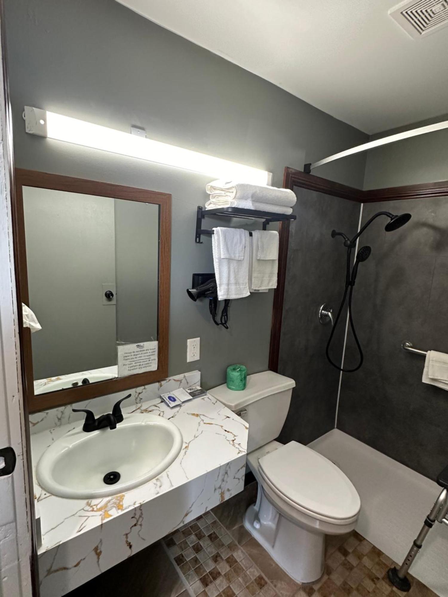 Travel Inn & Suites Emporia Eksteriør bilde